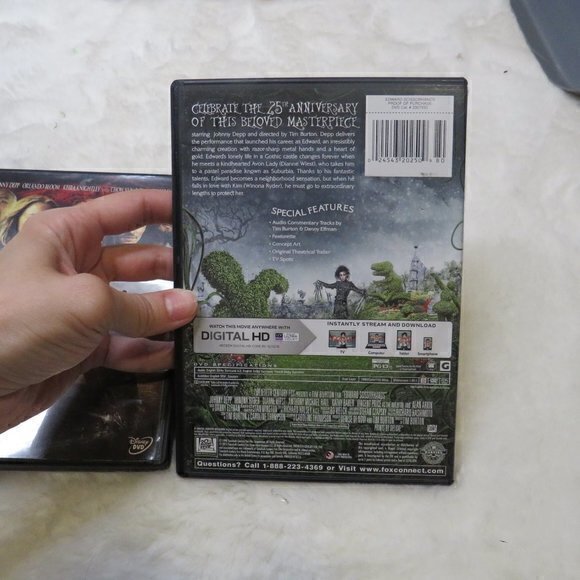 Johnny Depp DVD bundle Edward Scissorhands and Pirates of the Caribbean - Picture 3 of 6